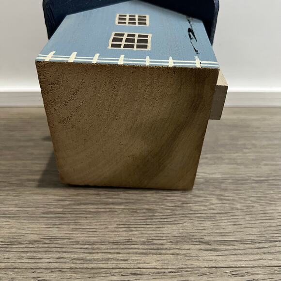 Vintage Small Handmade Primitive Tole Painted Wooden House - Picture 5 of 7